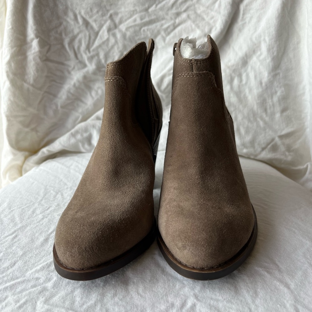Lucky Brand Brown Ankle Booties Suede Chelsea Style